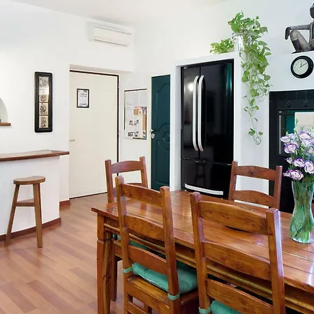 Bed and breakfast Paola 2*