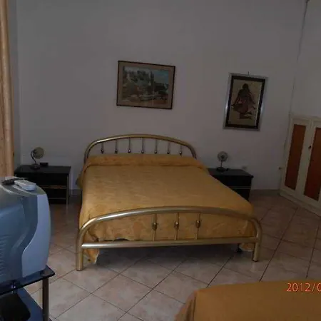 Paola Bed and Breakfast 2*